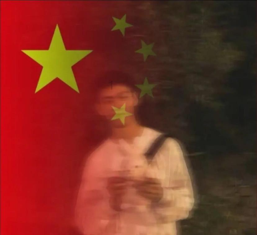 逃离黑白系房屋