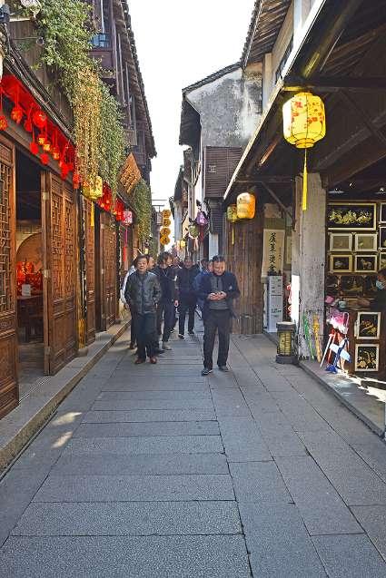 天蝎座:五色目盲,大道至简,等闲为雨复为晴,玄空一点元青青